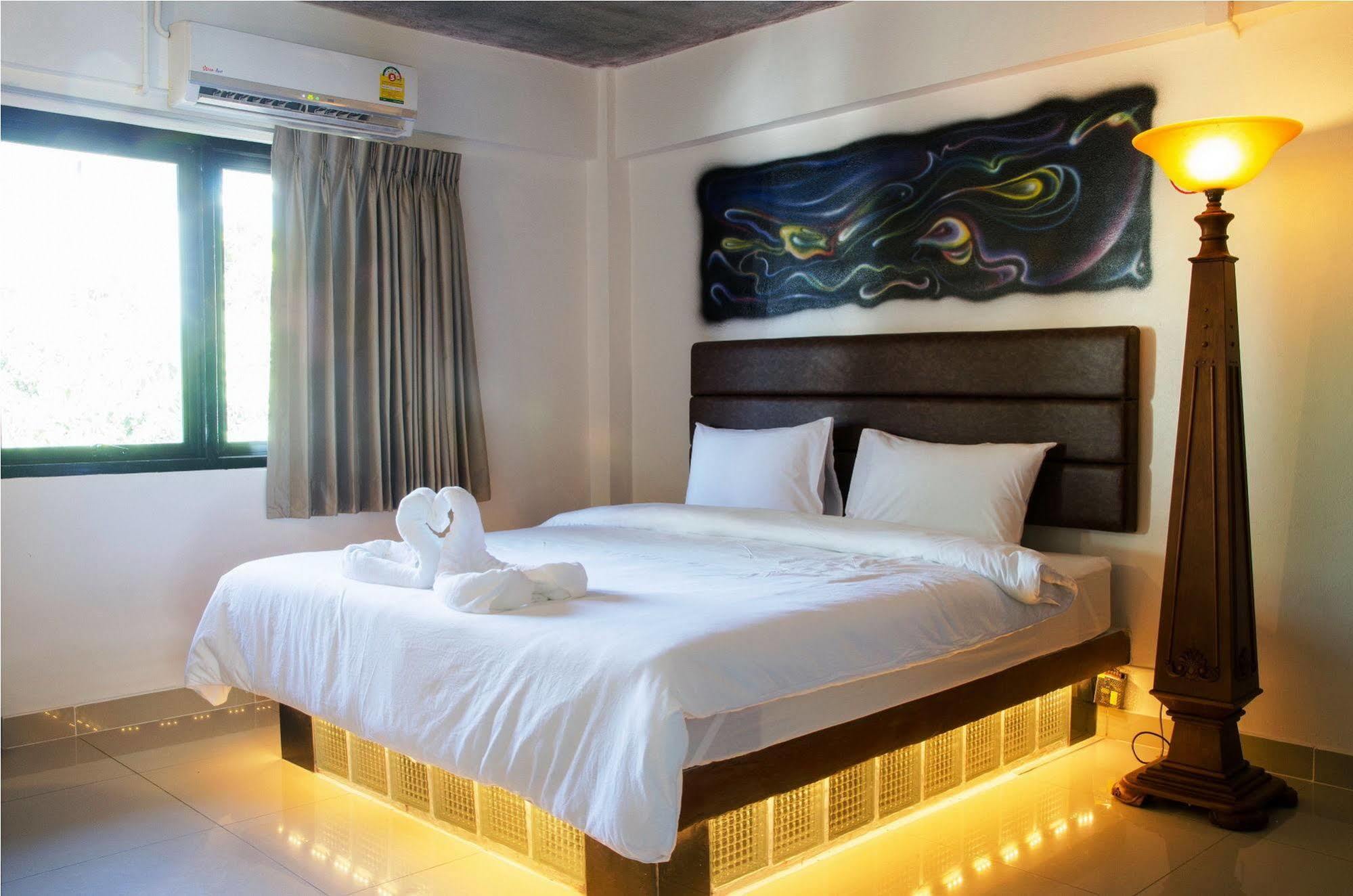 Khunsri Resort Art Boutique Hotel Паттайя Экстерьер фото