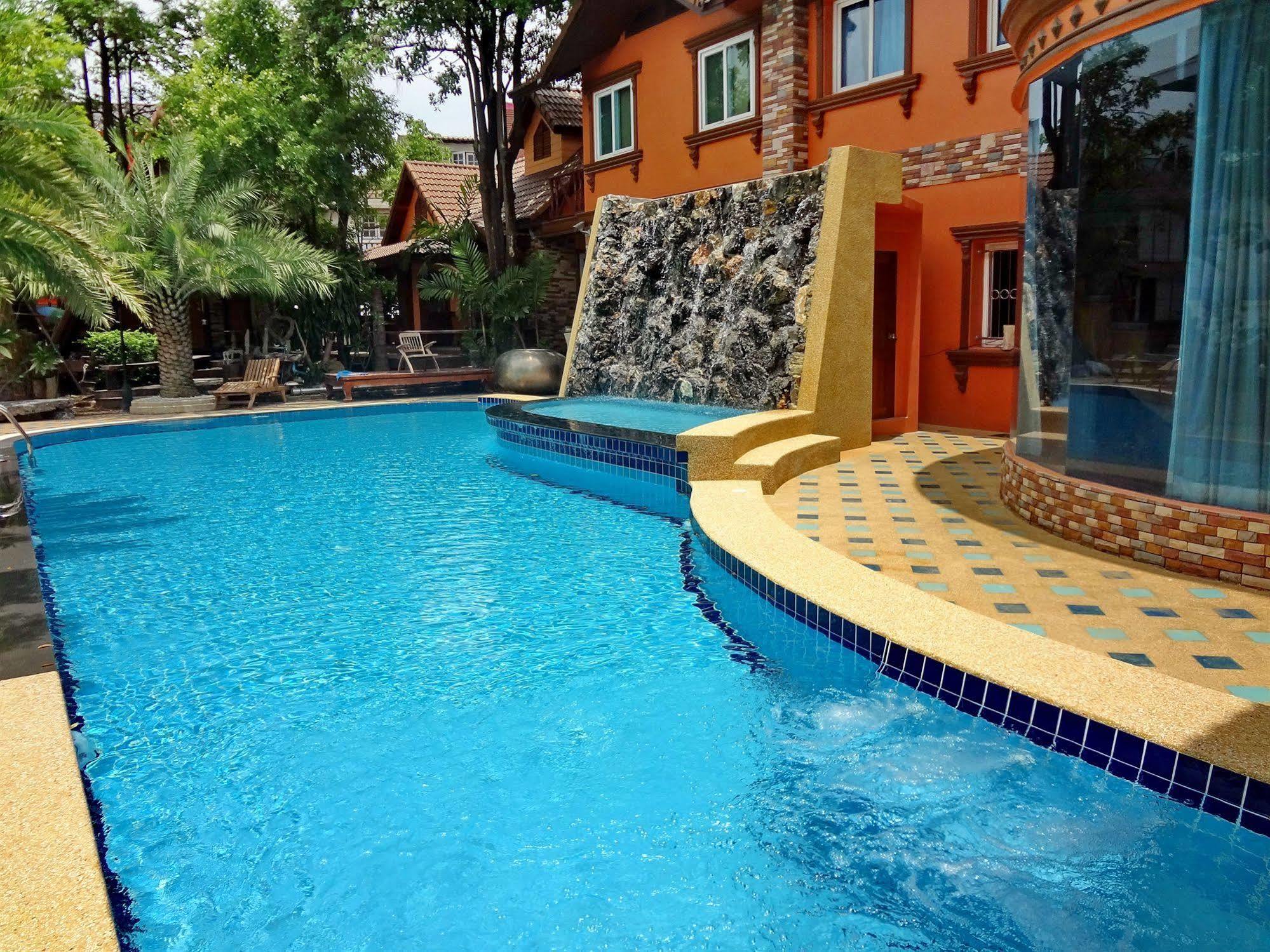 Khunsri Resort Art Boutique Hotel Паттайя Экстерьер фото